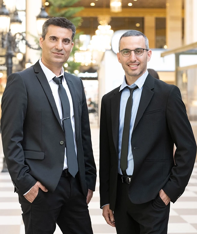 עורכי הדין אלון ויצמן ויוסי אייכנברונר בתמונת תדמית